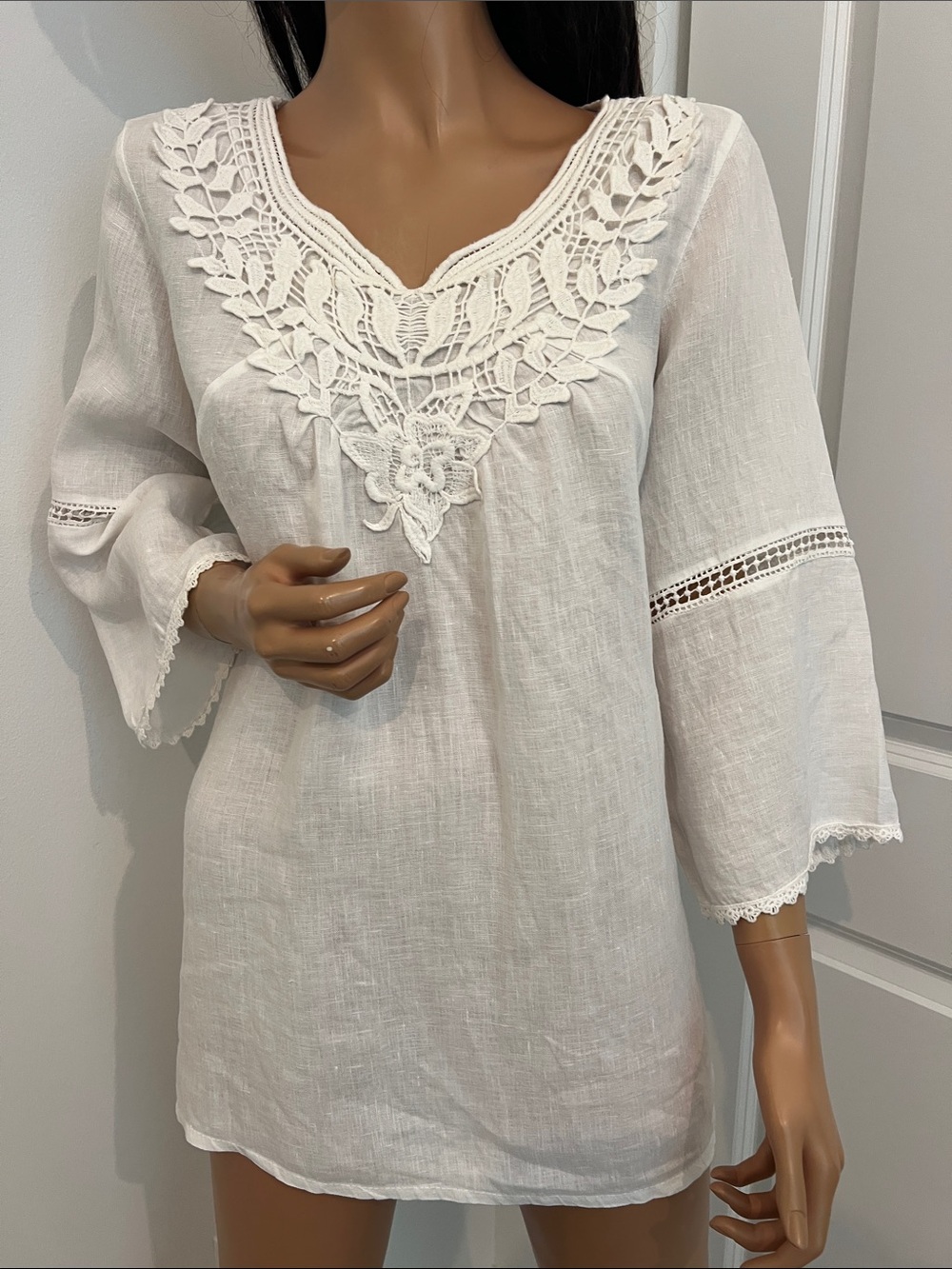 Women's White Crochet V-Neck Linen-Blend Tunic